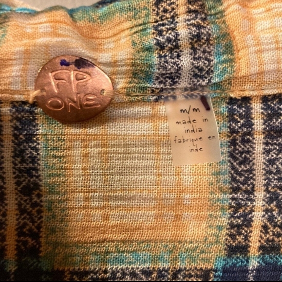 EUC🔹️Med Free People Hand Dyed Oversized Button-down - Picture 3 of 7